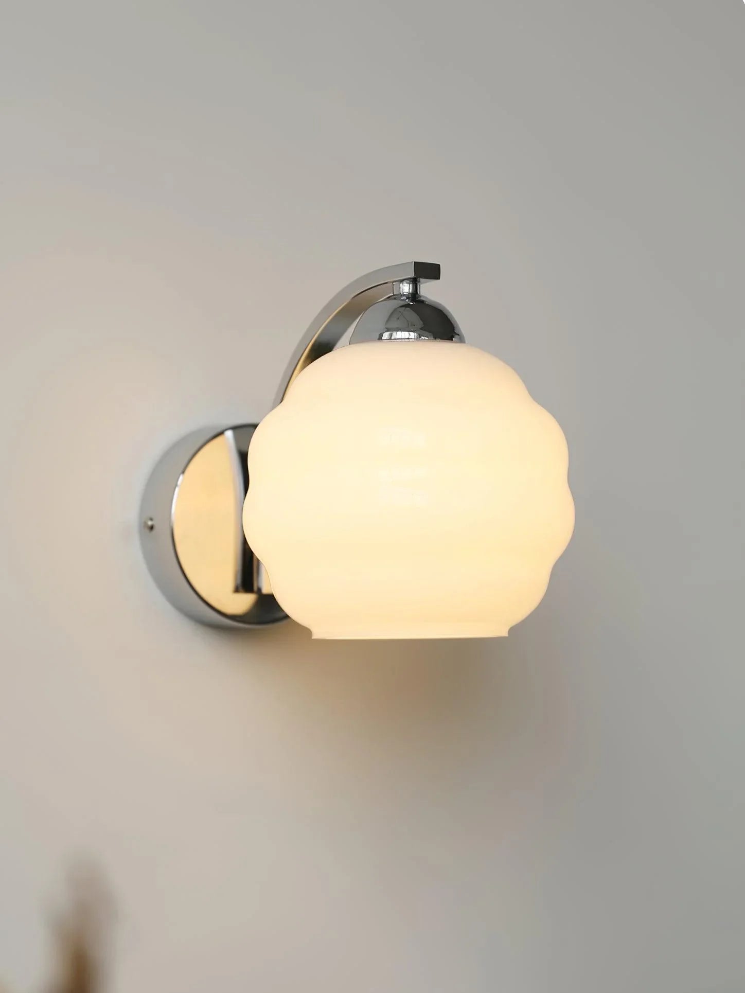Cream Wall Light | Retro Wall Sconce | Bedroom & Hallway | E27 | Lologe