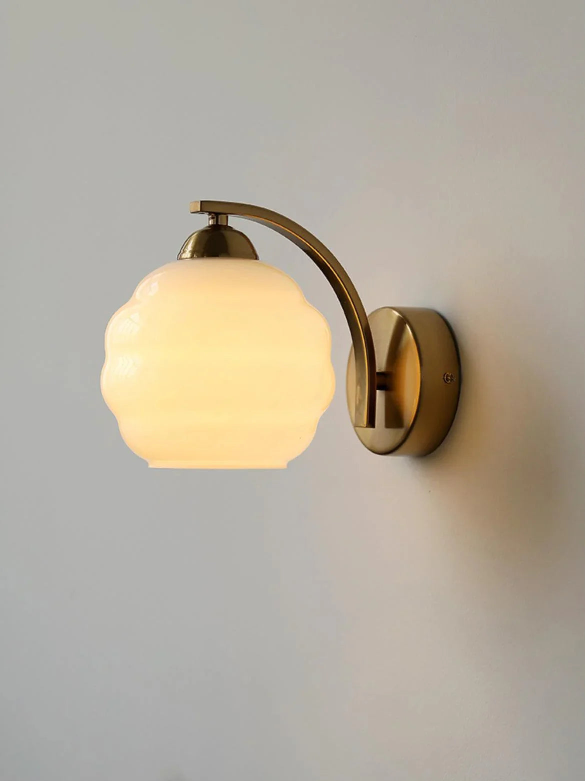 Cream Wall Light | Retro Wall Sconce | Bedroom & Hallway | E27 | Lologe