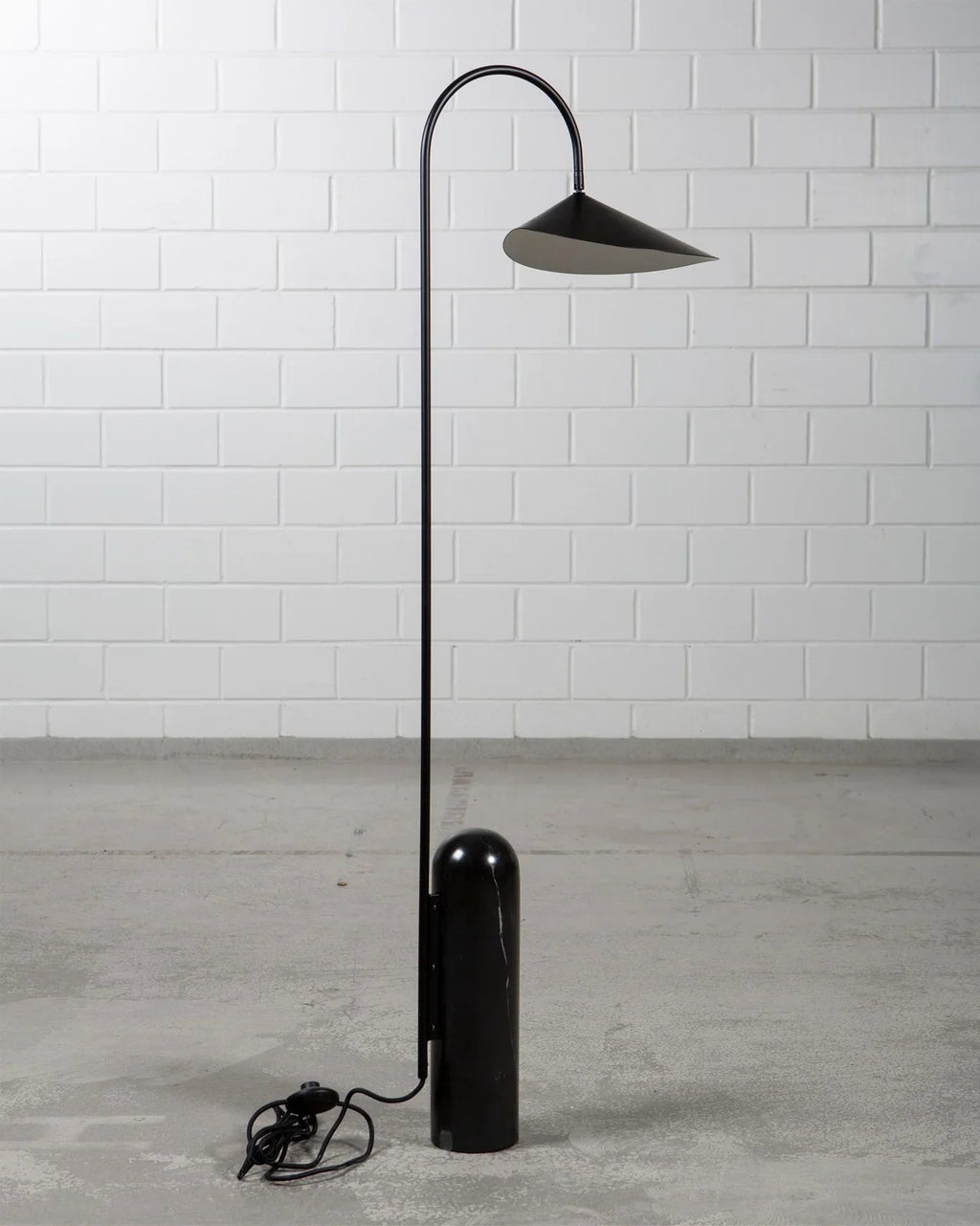 Modern Floor Lamp | Metal Reading Light | Living Room & Bedroom | E27 | Lologe