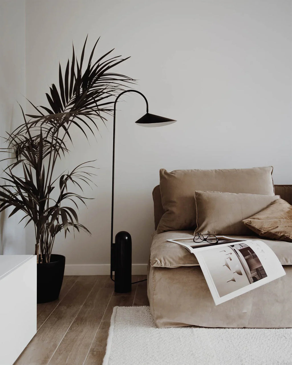Modern Floor Lamp | Metal Reading Light | Living Room & Bedroom | E27 | Lologe