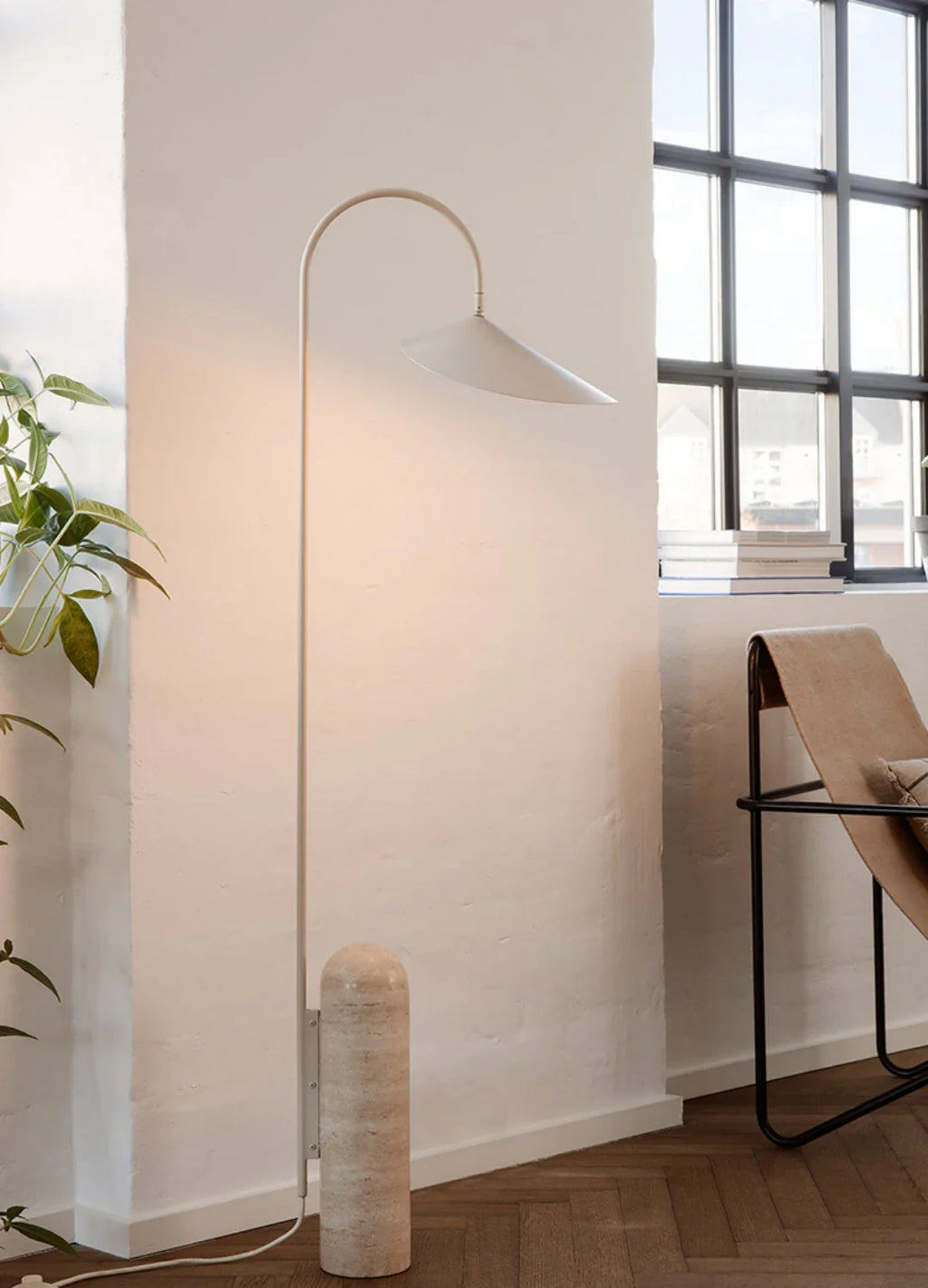 Modern Floor Lamp | Metal Reading Light | Living Room & Bedroom | E27 | Lologe