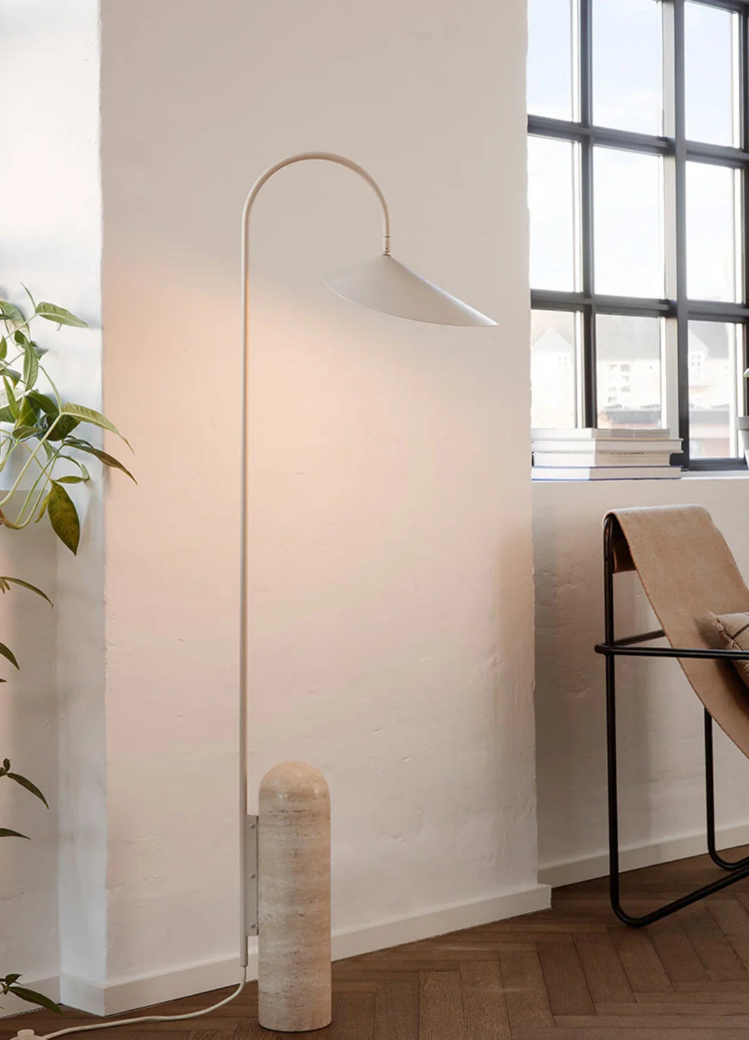 Modern Floor Lamp | Metal Reading Light | Living Room & Bedroom | E27 | Lologe