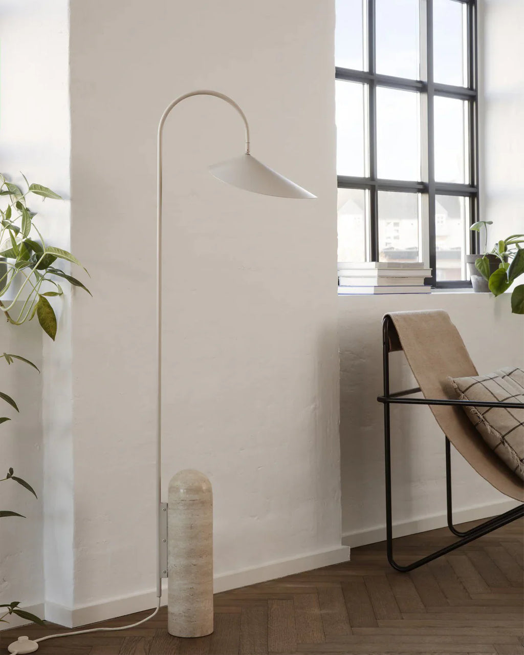 Modern Floor Lamp | Metal Reading Light | Living Room & Bedroom | E27 | Lologe