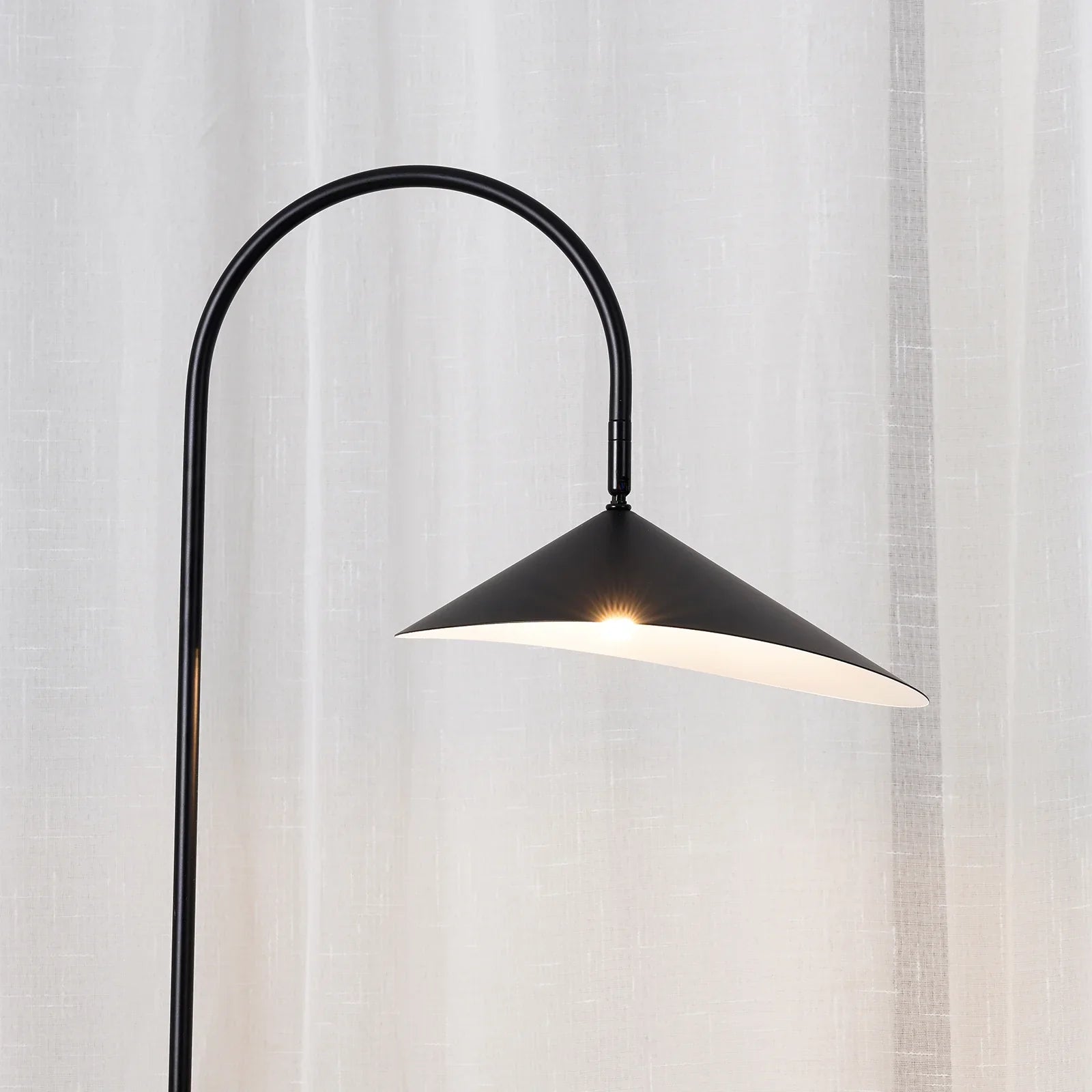 Modern Floor Lamp | Metal Reading Light | Living Room & Bedroom | E27 | Lologe