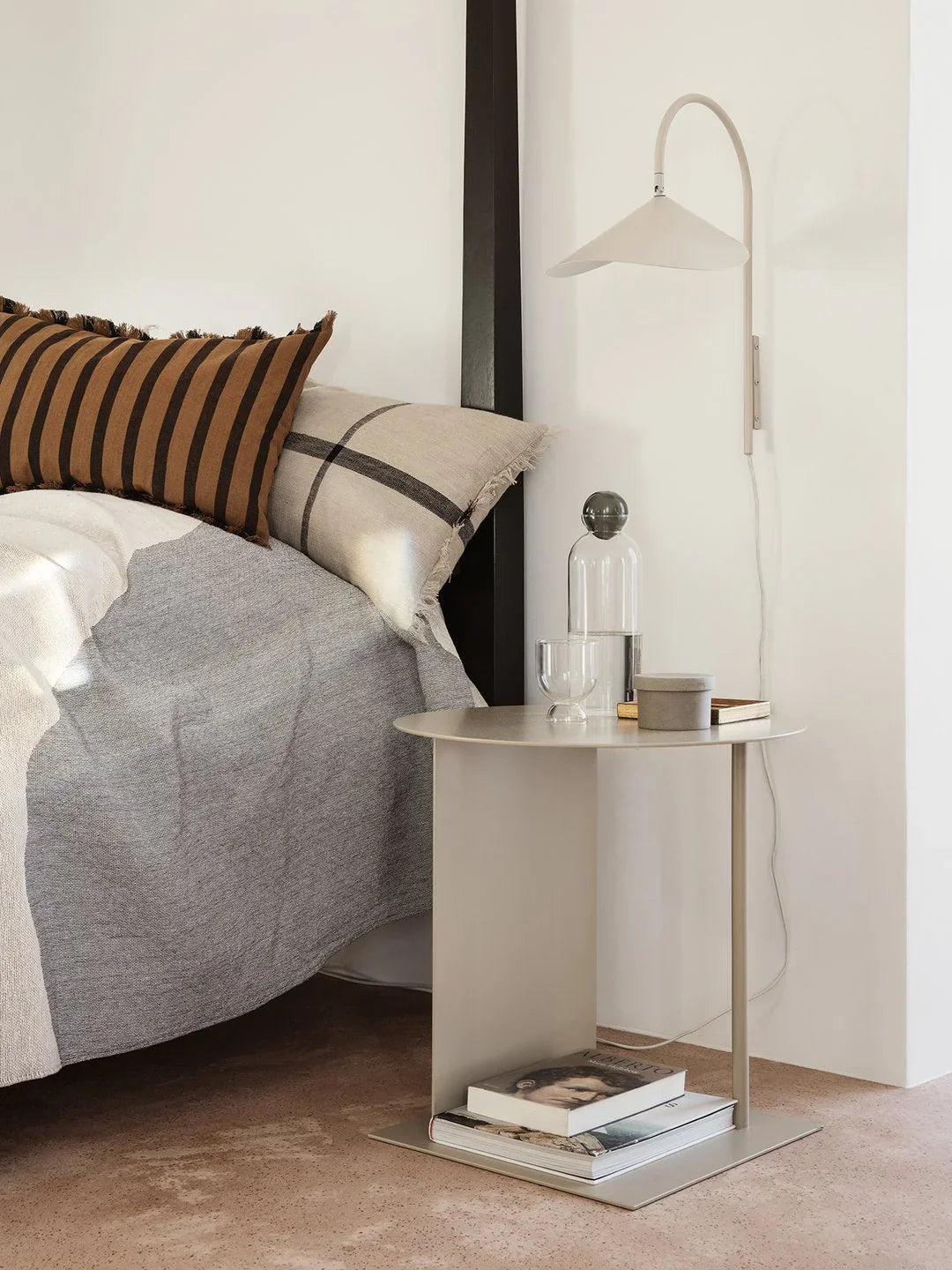 Modern Wall Lamp | Metal Wall Sconce for Bedroom & Hallway Lighting | Lologe