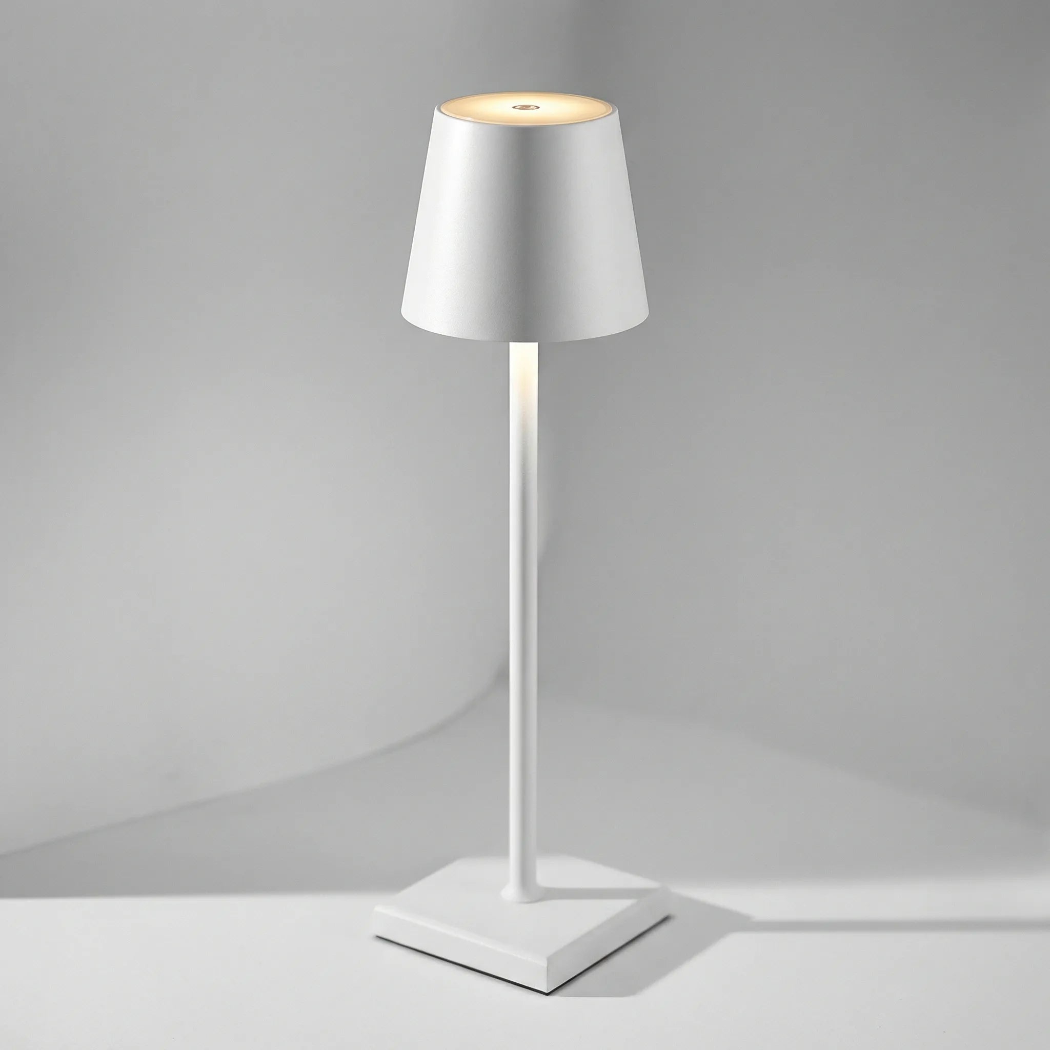 Aurevix - Wireless Rechargeable Table Lamp