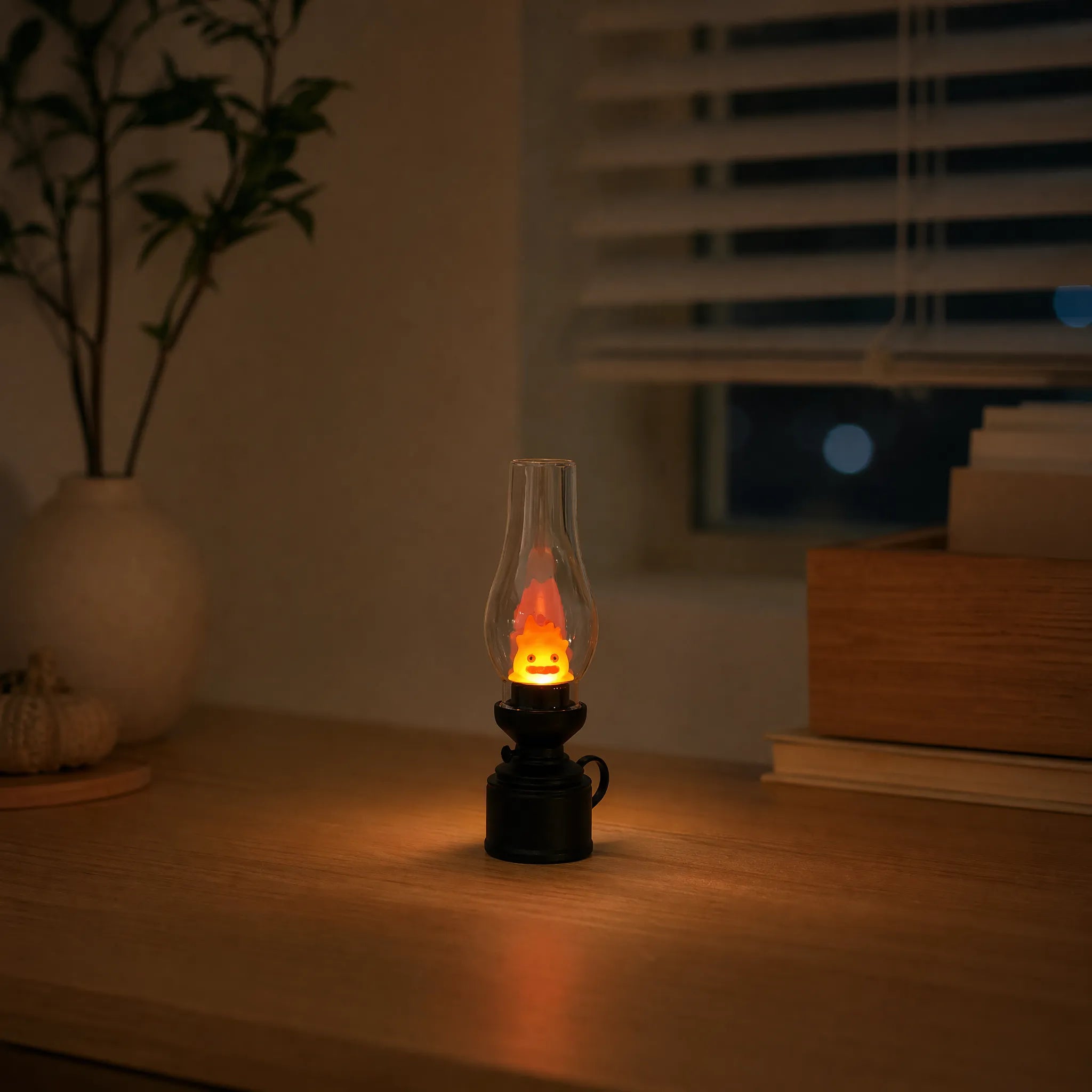FlameGlow - Retro Style Lantern- Bedside Lighting
