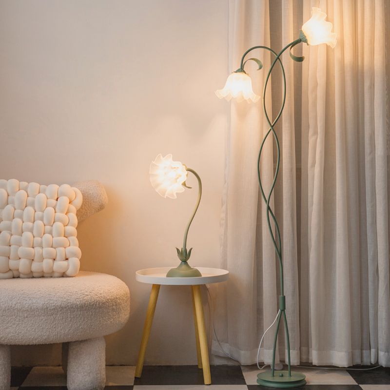 Floral Floor Lamp | Lily-Inspired Accent Lighting for Living Room & Bedroom | Lologe