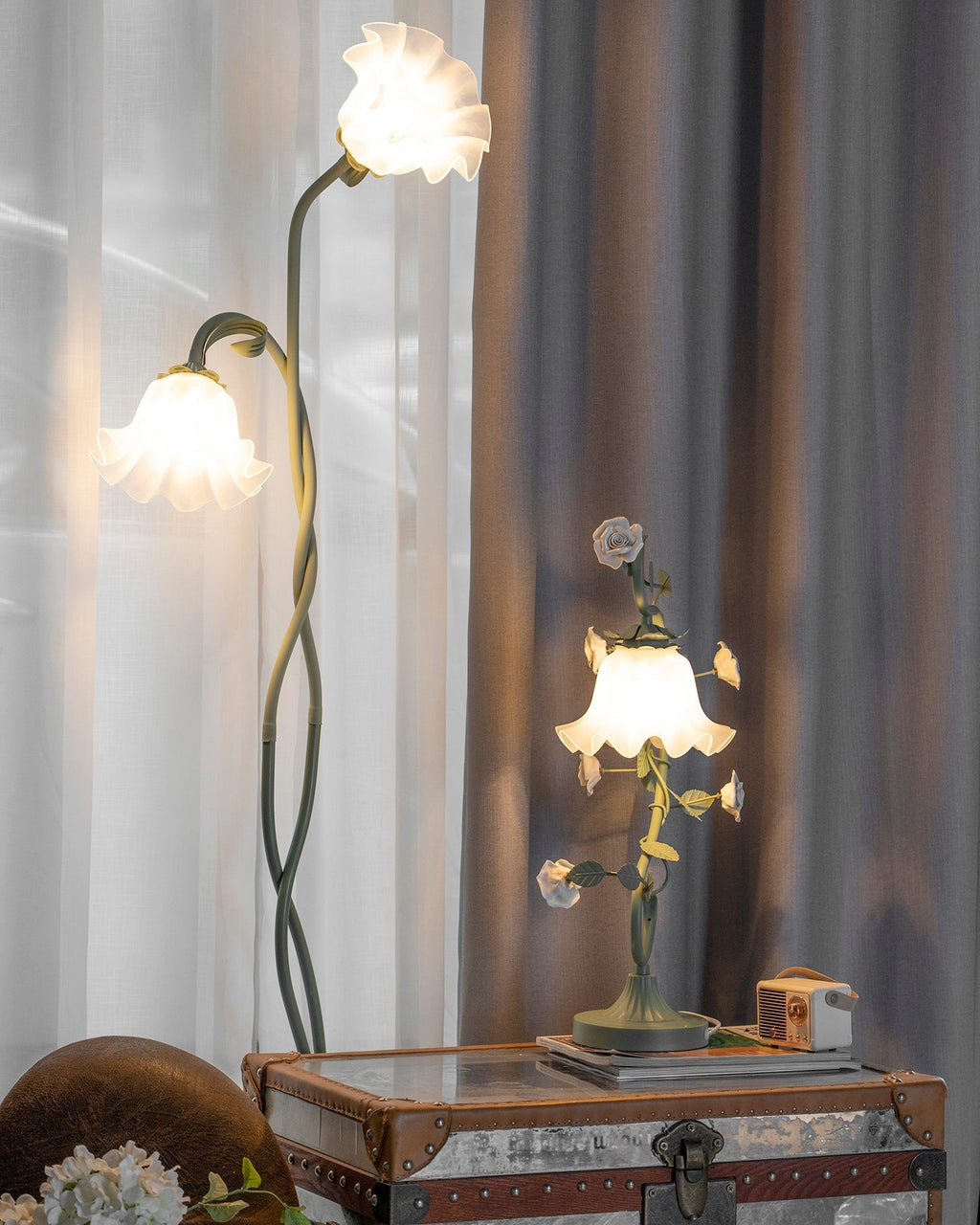 Floral Floor Lamp | Lily-Inspired Accent Lighting for Living Room & Bedroom | Lologe