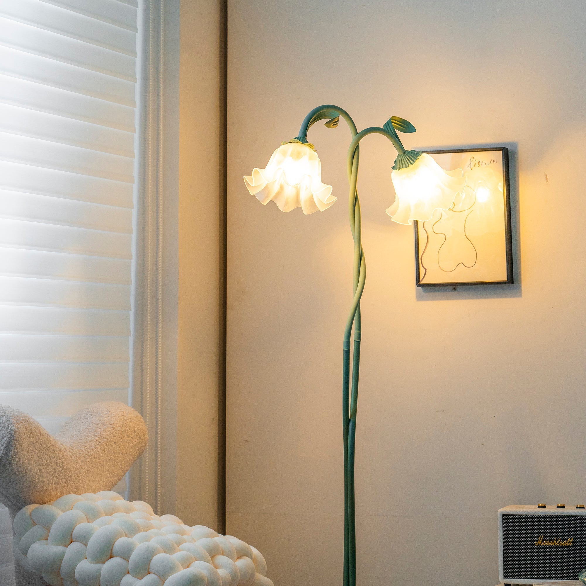 Floral Floor Lamp | Lily-Inspired Accent Lighting for Living Room & Bedroom | Lologe