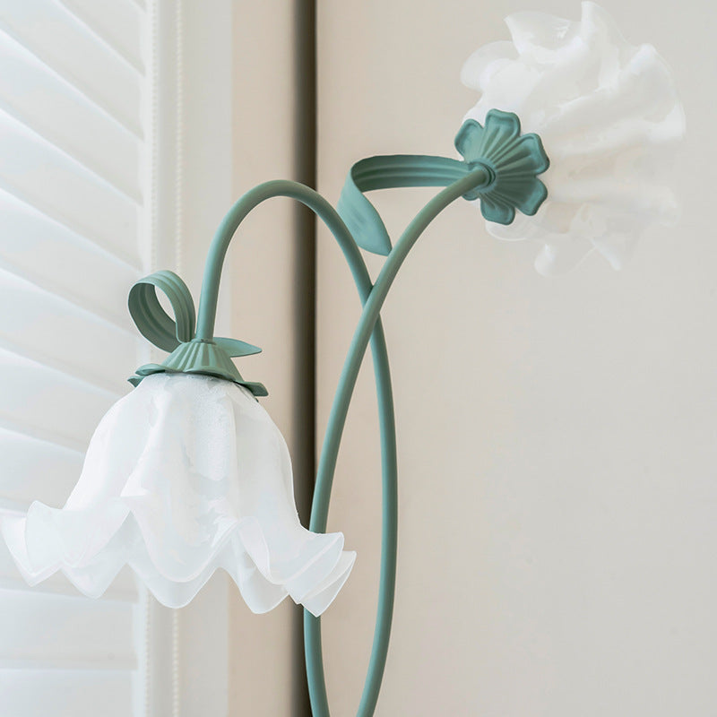 Floral Floor Lamp | Lily-Inspired Accent Lighting for Living Room & Bedroom | Lologe
