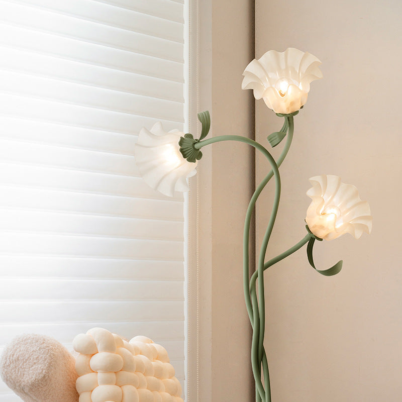 Floral Floor Lamp | Lily-Inspired Accent Lighting for Living Room & Bedroom | Lologe