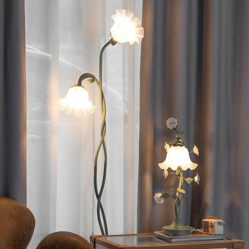 Floral Floor Lamp | Lily-Inspired Accent Lighting for Living Room & Bedroom | Lologe