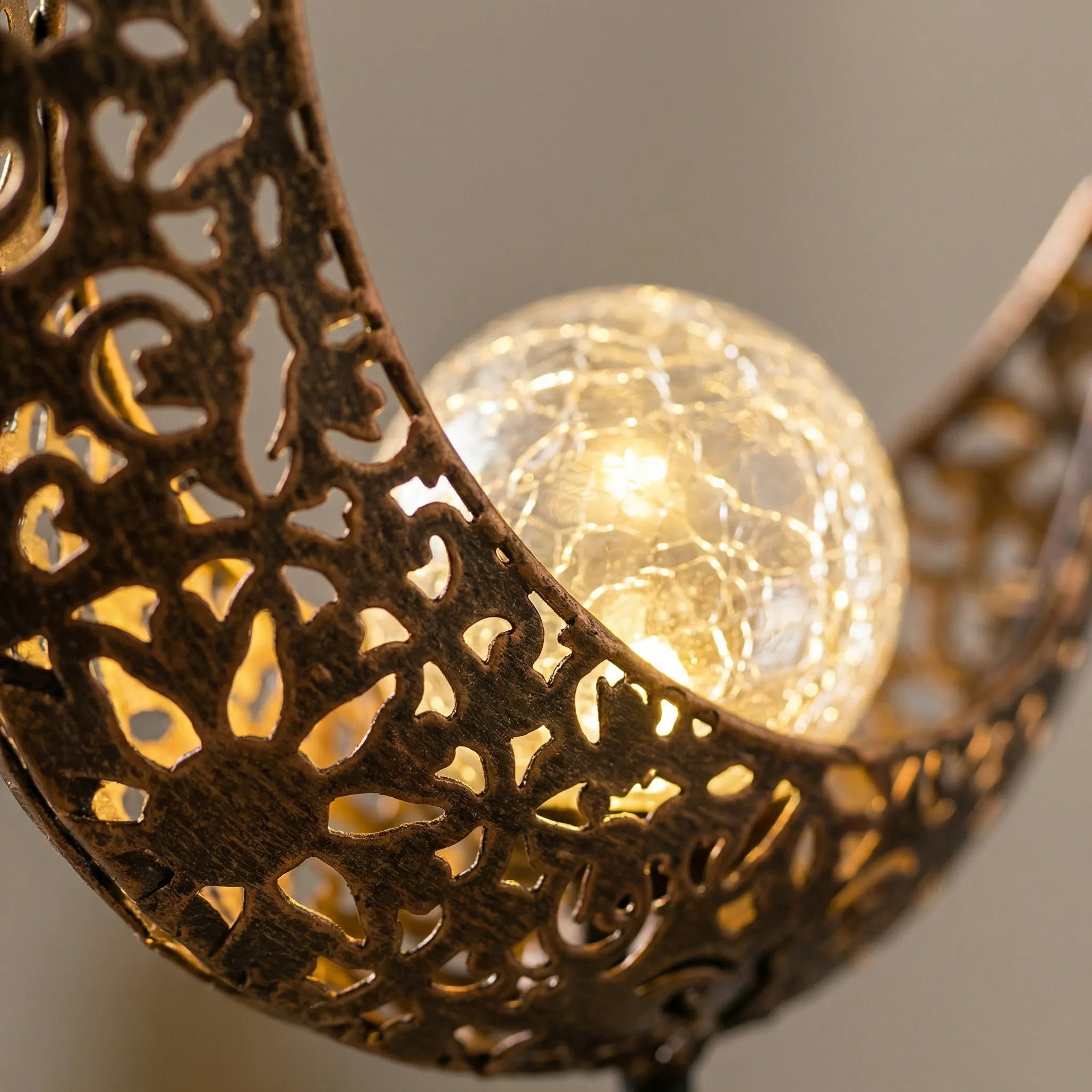 Lunaflare - Solar Powered Garden Stake Light