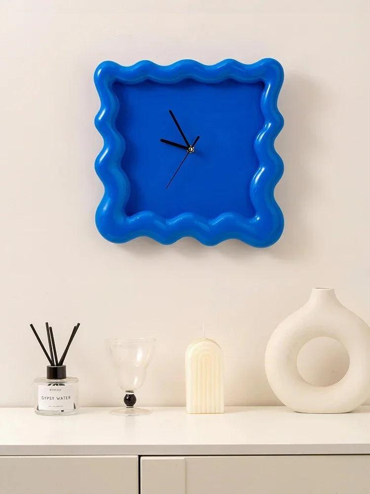 Modern Wall Clock | Silent Quartz | Minimalist Design | Battery Operated | Home Decor | Lologe