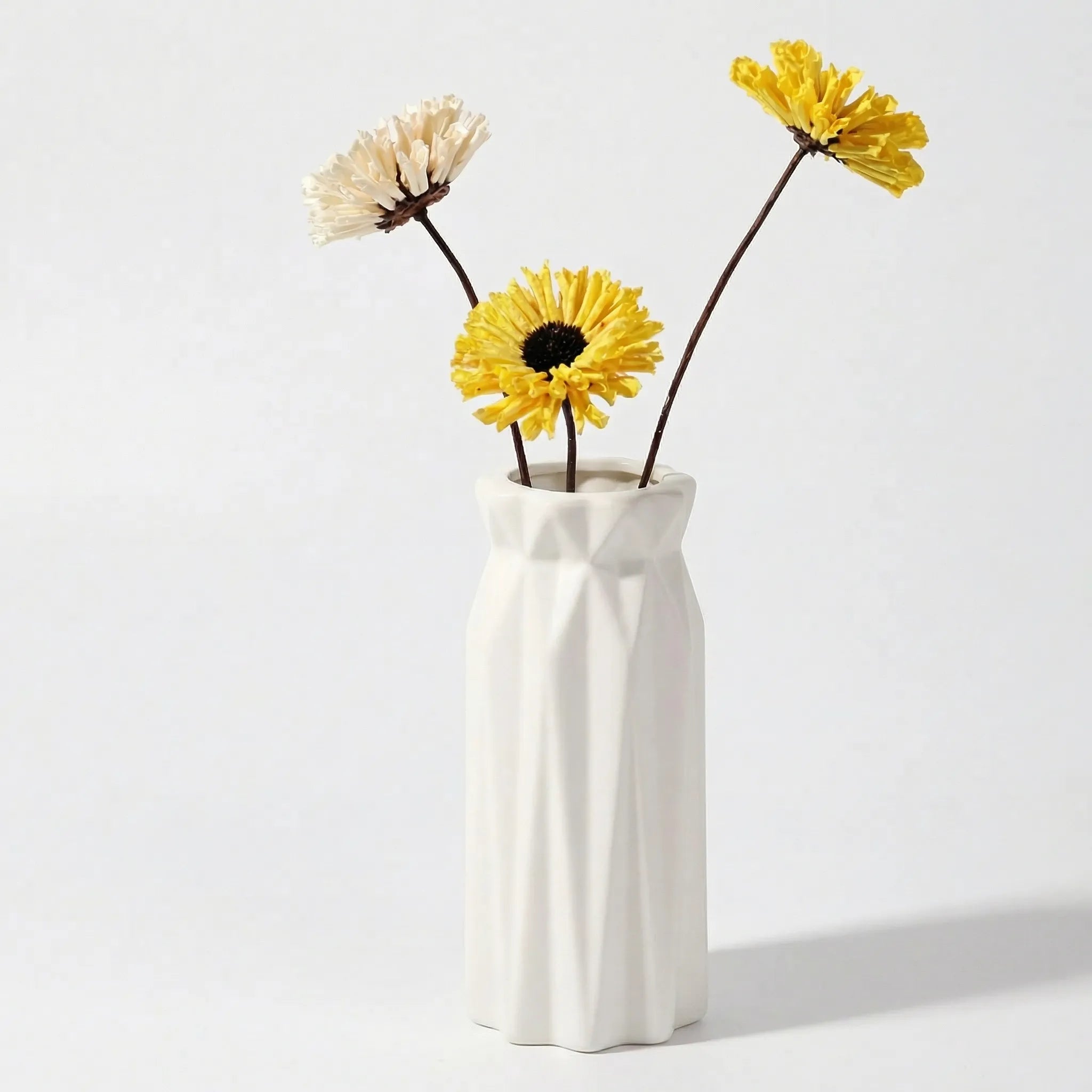 Nordvik - Nordic-Style Small Decorative Vase- Displaying Fresh Flowers