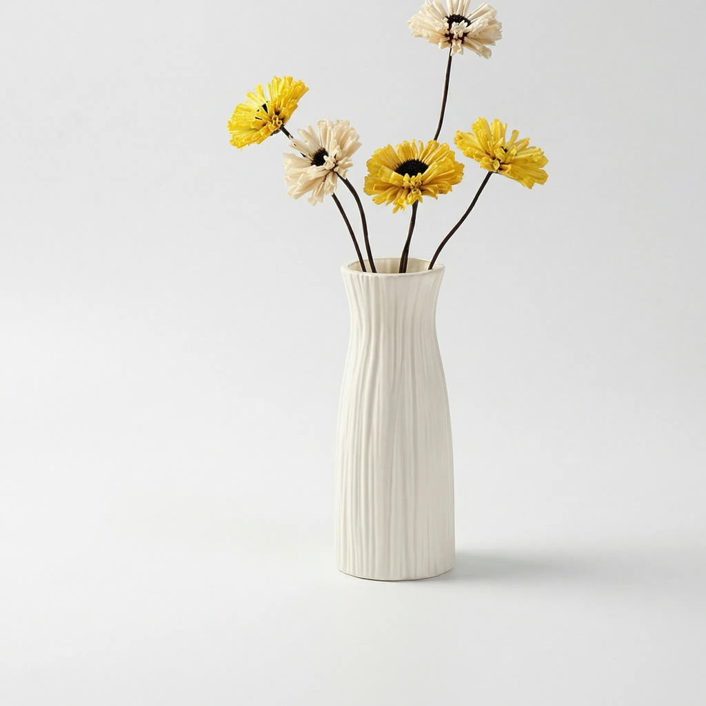 Nordvik - Nordic-Style Small Decorative Vase- Displaying Fresh Flowers