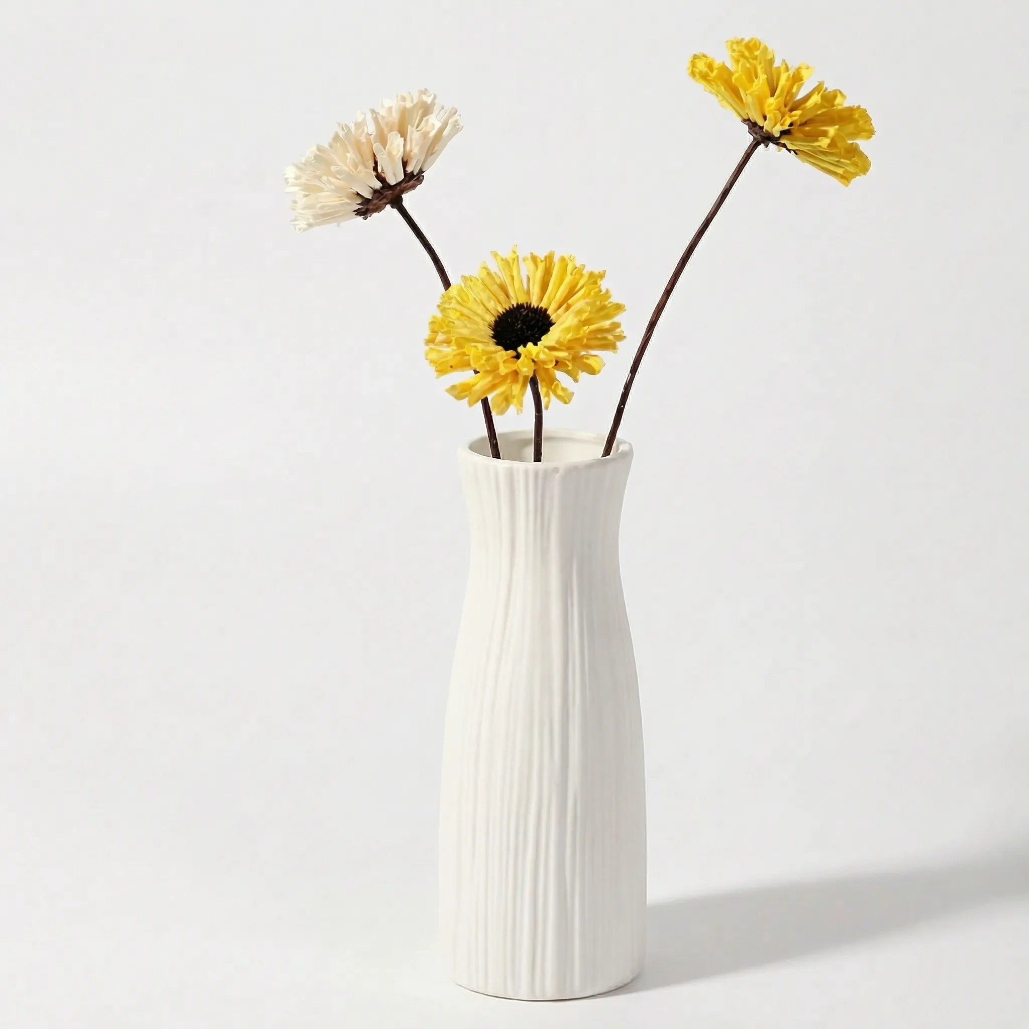 Nordvik - Nordic-Style Small Decorative Vase- Displaying Fresh Flowers
