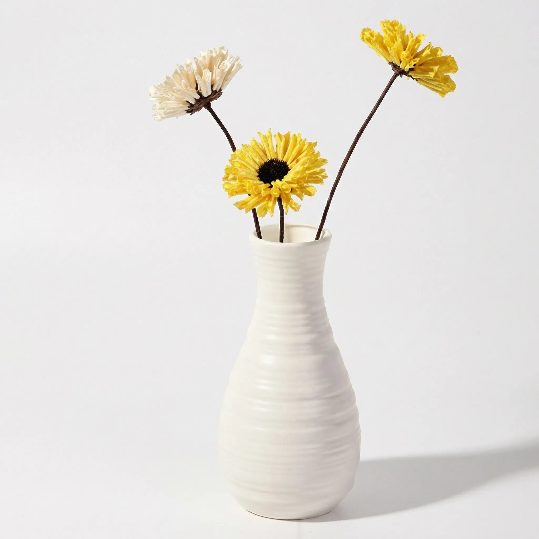 Nordvik - Nordic-Style Small Decorative Vase- Displaying Fresh Flowers