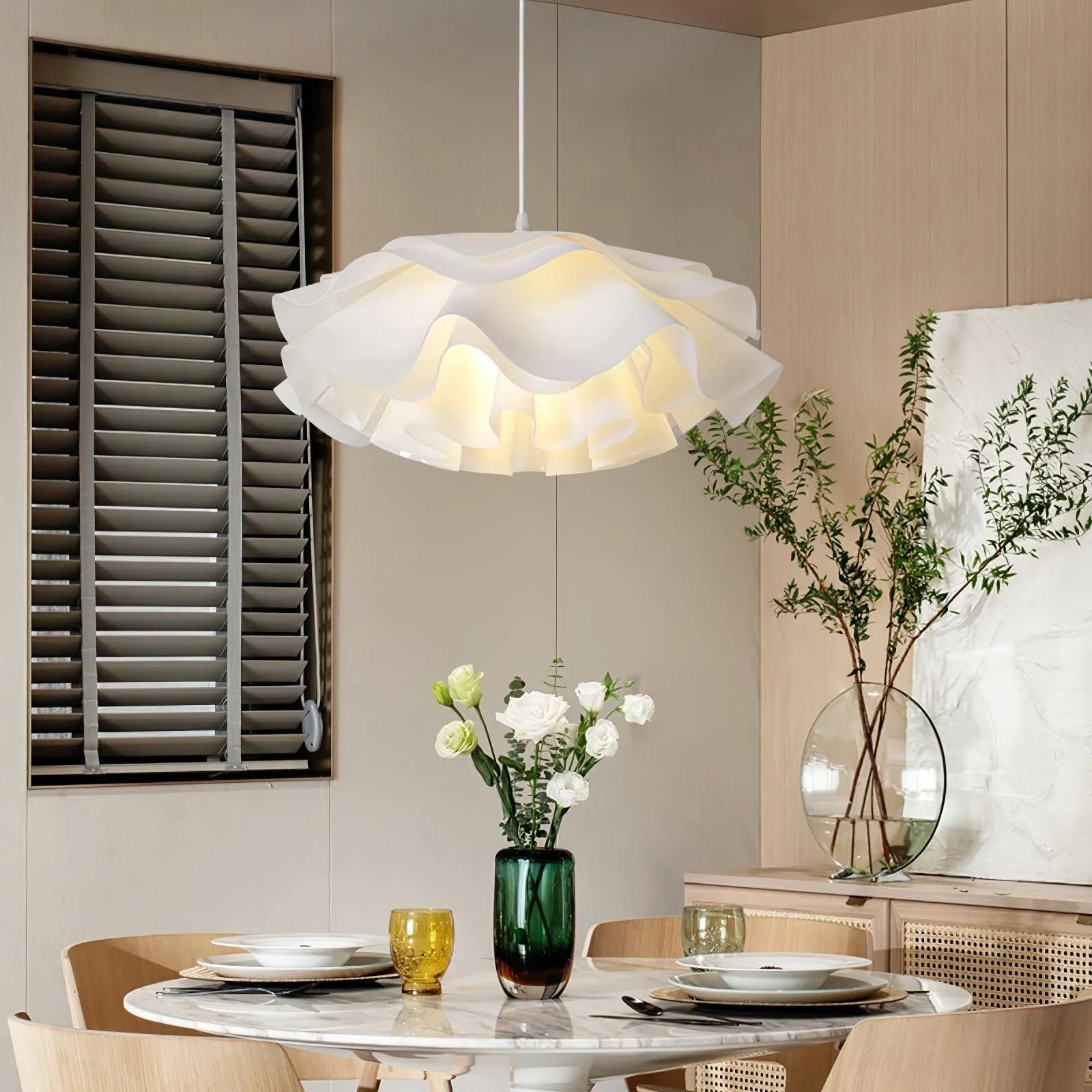 Flower Pendant Light | Living Room White Acrylic Modern Ceiling Lamp | Lologe