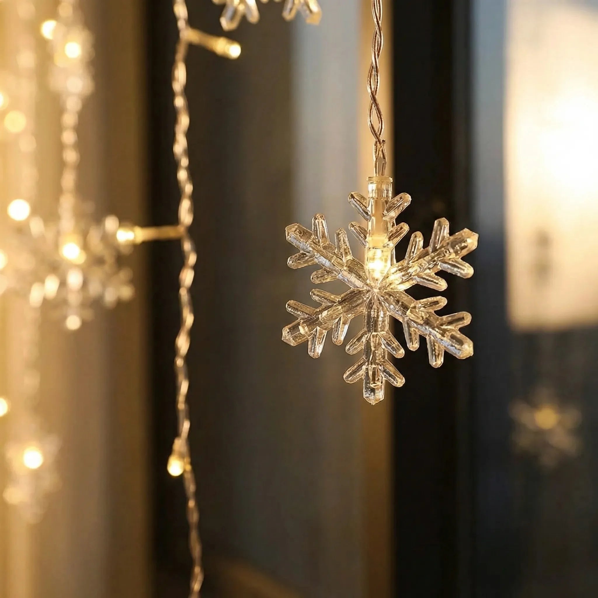 Snowveil - LED Snowflake Curtain Fairy Light String- Window Curtain Lighting